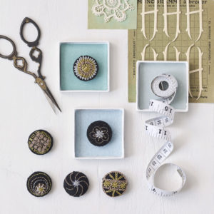 DIY : Fabriquer des boutons à coudre - Perles & Co